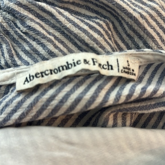 Abercrombie & Fitch Top - Picture 3 of 3